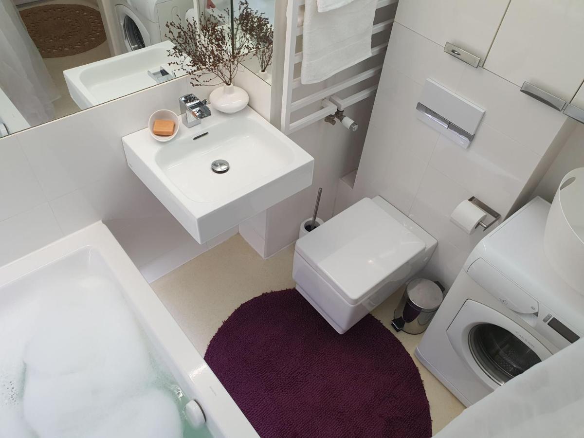 Whitebeeapartament Apartment Wroclaw Bagian luar foto